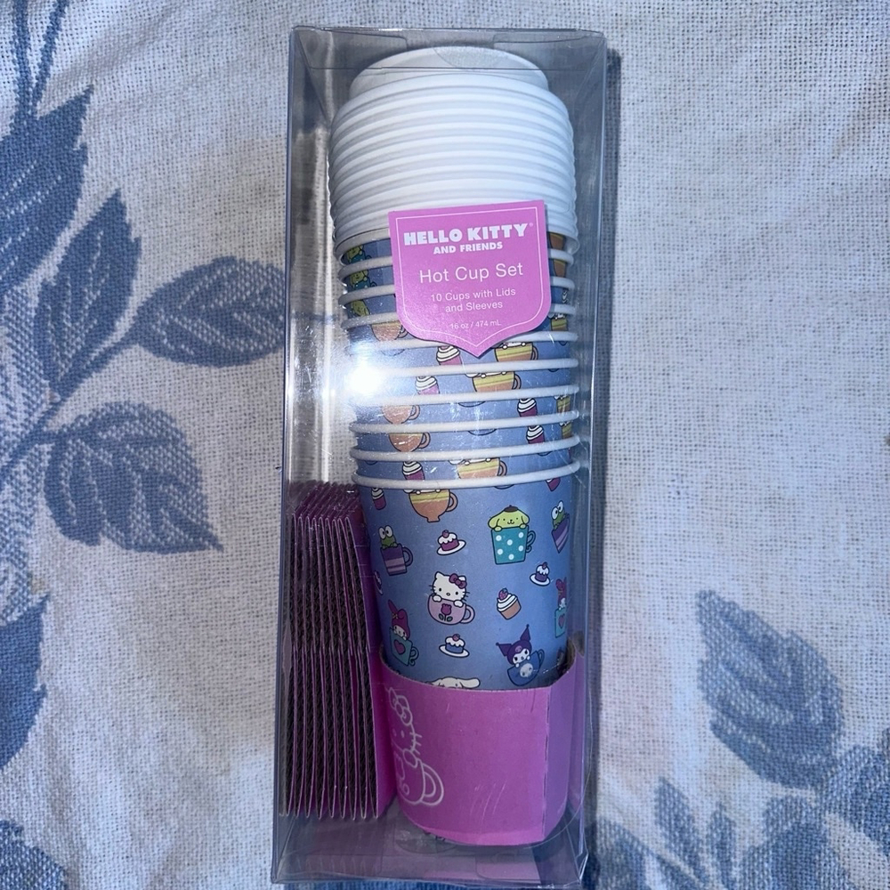 New Unopened Hello Kitty 
And Friends Hot Cup Set 10 Cups W/ Lids And Sleeves